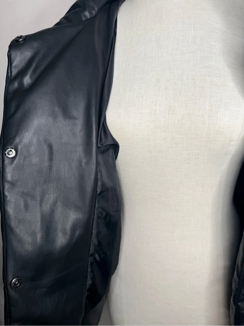 Stylus Black Faux Leather Puffer Jacket - Size L
